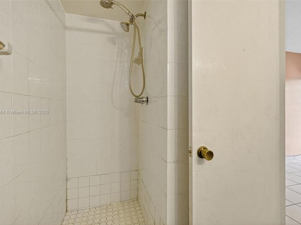 4841 NW 7th St 3094, Miami FL 33126