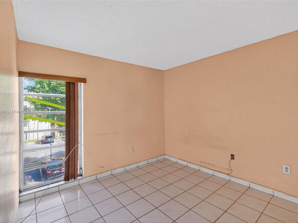4841 NW 7th St 3094, Miami FL 33126