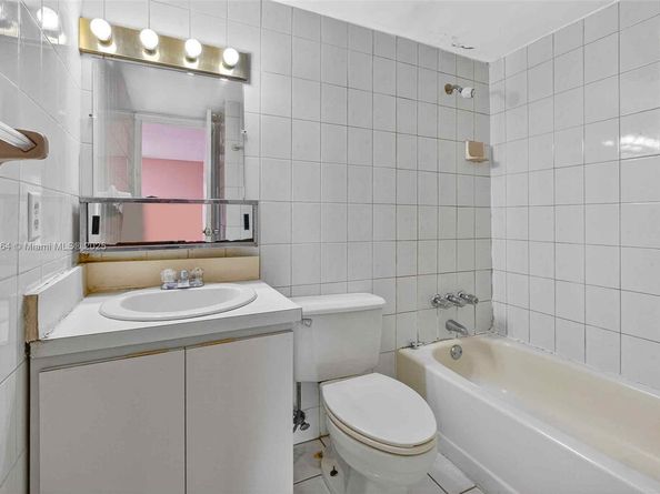 4841 NW 7th St 3094, Miami FL 33126