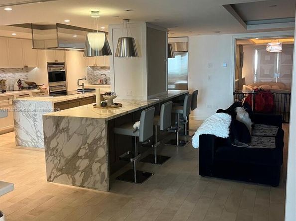 20201 E Country Club Dr 28082809, Aventura FL 33180