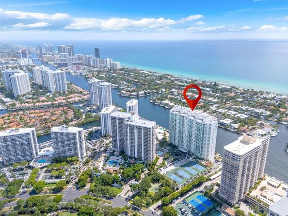 20201 E Country Club Dr 28082809, Aventura FL 33180