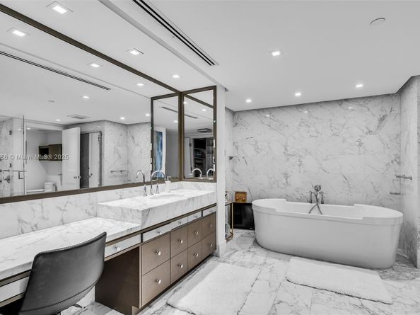 20201 E Country Club Dr 28082809, Aventura FL 33180