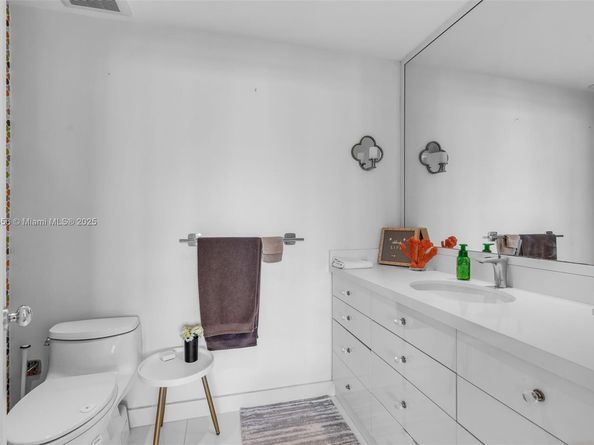 20201 E Country Club Dr 28082809, Aventura FL 33180