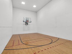 20201 E Country Club Dr 28082809, Aventura FL 33180