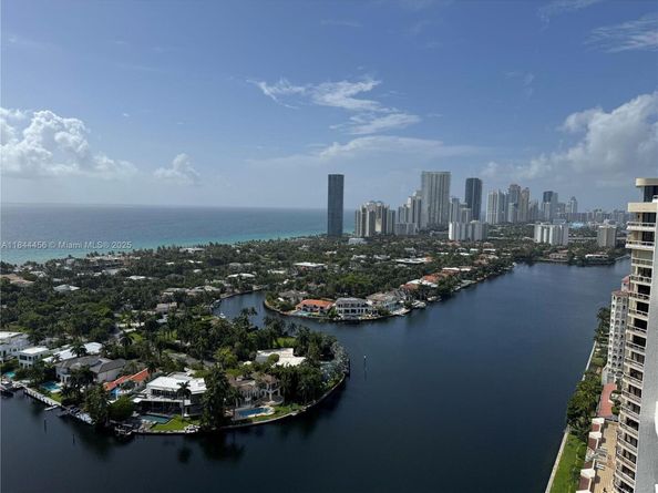 20201 E Country Club Dr 28082809, Aventura FL 33180