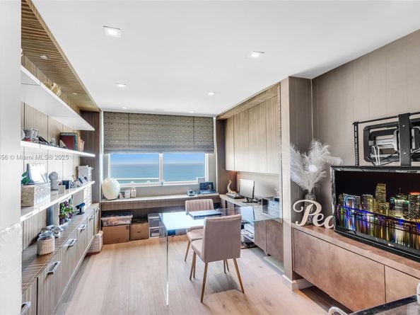 20201 E Country Club Dr 28082809, Aventura FL 33180