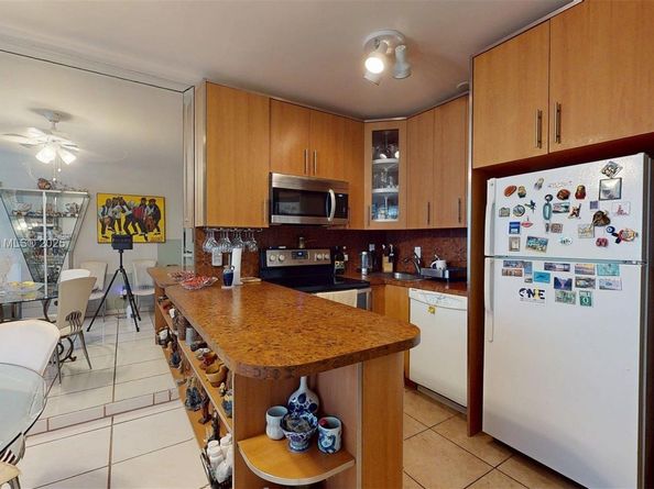 1936 S Ocean Dr 11D, Hallandale Beach FL 33009