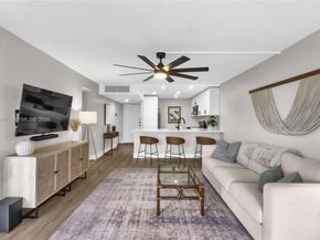 5961 NW 2nd Ave 403, Boca Raton FL 33487