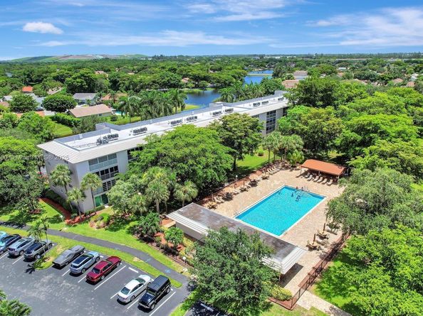 2004 Granada Dr O2, Coconut Creek FL 33066