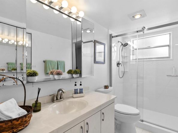 2004 Granada Dr O2, Coconut Creek FL 33066