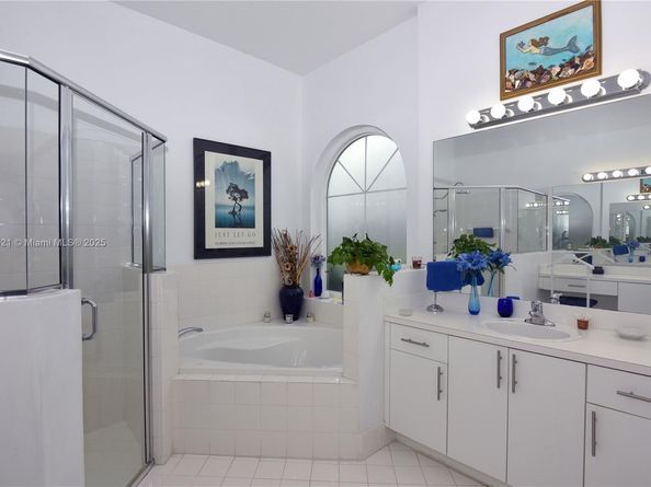 3591 NE 10th Dr, Homestead FL 33033