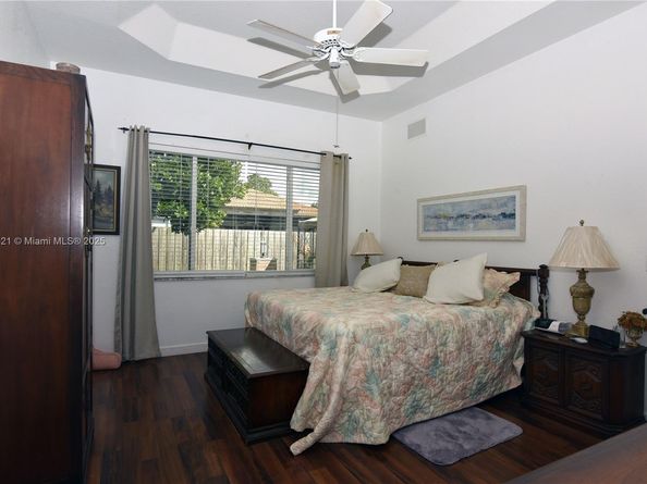 3591 NE 10th Dr, Homestead FL 33033