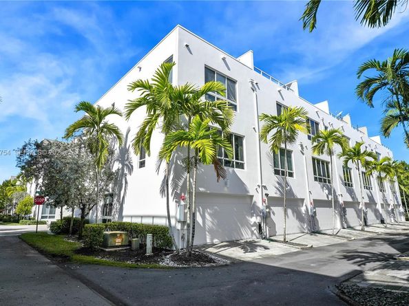 6611 NW 105th Ave, Doral FL 33178