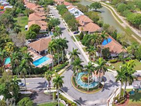 2441 E Aragon Blvd 5, Sunrise FL 33313