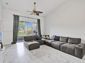 2441 E Aragon Blvd 5, Sunrise FL 33313