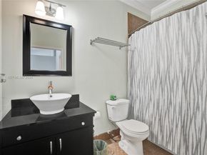 2441 E Aragon Blvd 5, Sunrise FL 33313