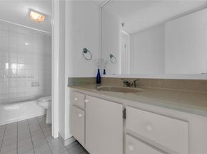 2457 Collins Ave 201, Miami Beach FL 33140