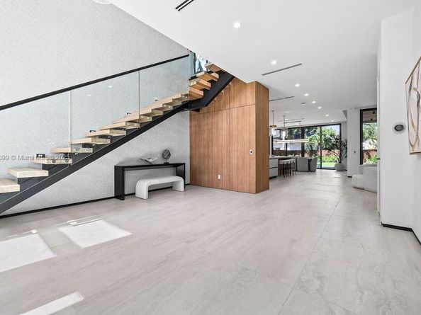 1132 SE 6th Ter, Fort Lauderdale FL 33316