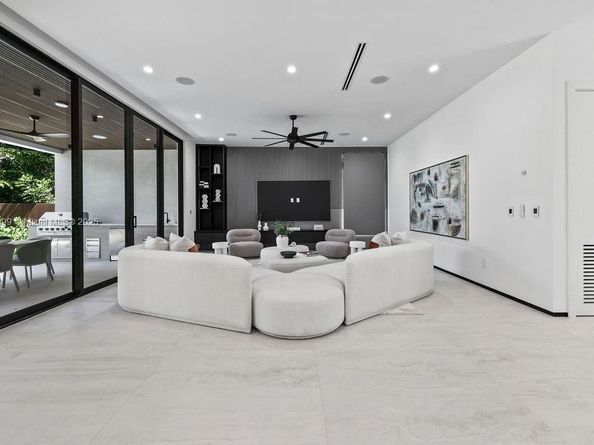 1132 SE 6th Ter, Fort Lauderdale FL 33316