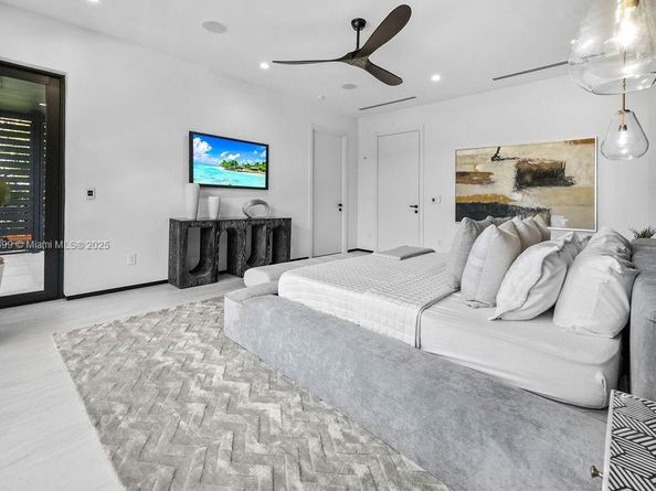 1132 SE 6th Ter, Fort Lauderdale FL 33316