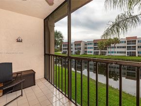 150 Lakeview Dr 205, Weston FL 33326