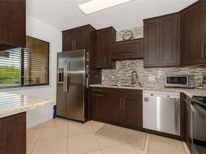 150 Lakeview Dr 205, Weston FL 33326