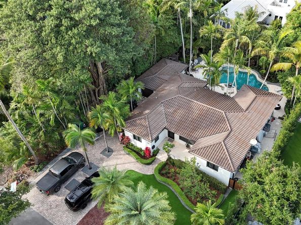 465 NE 52nd St, Miami FL 33137