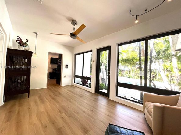 465 NE 52nd St, Miami FL 33137