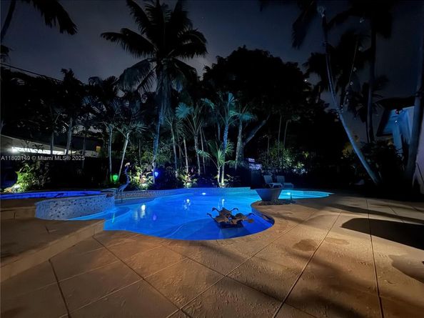 465 NE 52nd St, Miami FL 33137