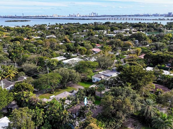 465 NE 52nd St, Miami FL 33137