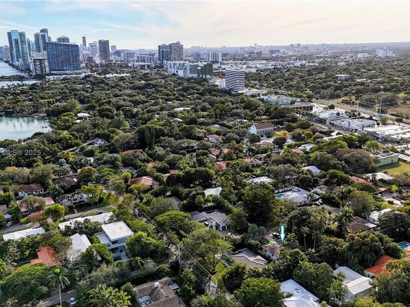 465 NE 52nd St, Miami FL 33137