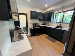 465 NE 52nd St, Miami FL 33137