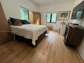 465 NE 52nd St, Miami FL 33137
