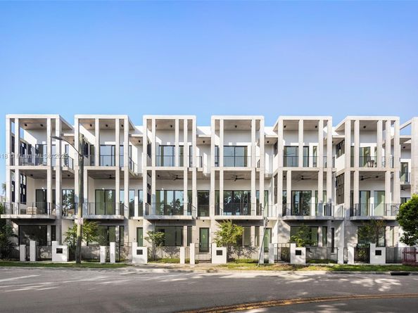 86 SW 28th Rd 7, Miami FL 33129