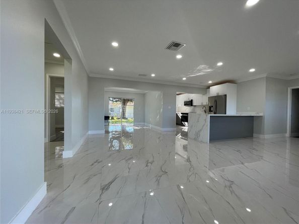 740 NE 181st St, Miami FL 33162