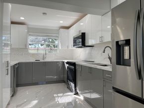 740 NE 181st St, Miami FL 33162