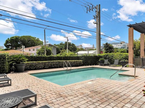 3590 Coral Way 906, Miami FL 33145