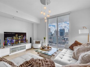 315 NE 3rd Ave
