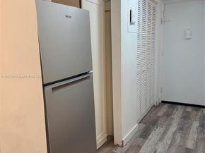 400 Kings Point Dr 105, Sunny Isles Beach FL 33160