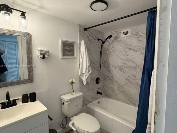 400 Kings Point Dr 105, Sunny Isles Beach FL 33160