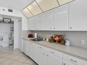 20281 E Country Club Dr 608, Aventura FL 33180