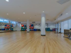 20281 E Country Club Dr 608, Aventura FL 33180