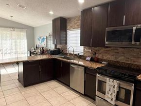 13154 NW 11th St, Pembroke Pines FL 33028