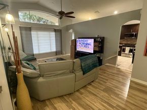 13154 NW 11th St, Pembroke Pines FL 33028