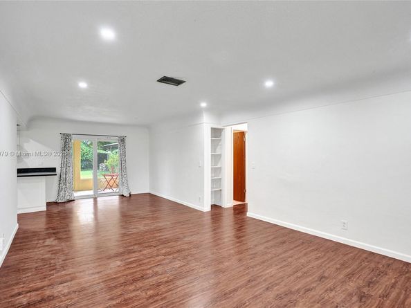 7804 SW 5th St, North Lauderdale FL 33068