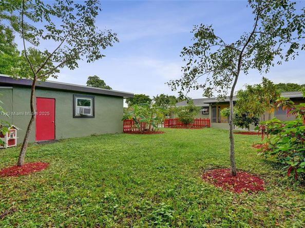 7804 SW 5th St, North Lauderdale FL 33068