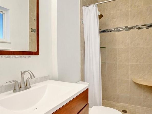 7804 SW 5th St, North Lauderdale FL 33068