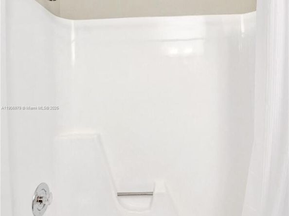 7804 SW 5th St, North Lauderdale FL 33068