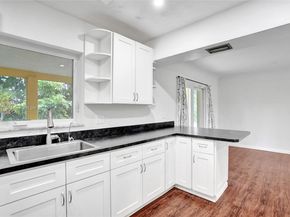 7804 SW 5th St, North Lauderdale FL 33068