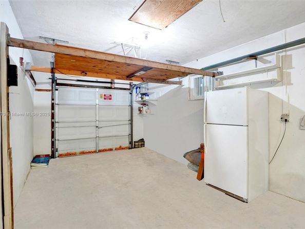 7804 SW 5th St, North Lauderdale FL 33068